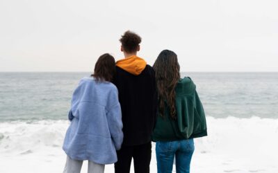 Mengapa Bisa Mencintai Dua Orang Sekaligus?